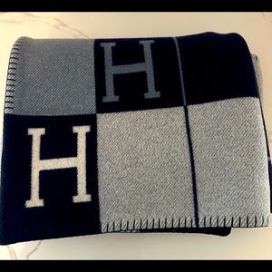 Hermes Avalon throw blanket